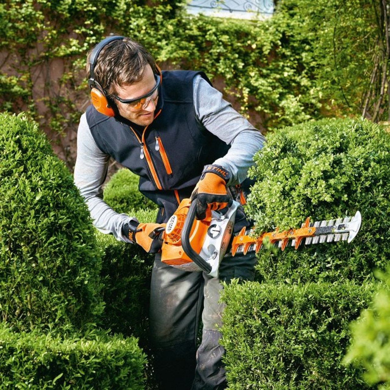 Stihl Benzin-Heckenschere HS 56 C-E / 60 cm