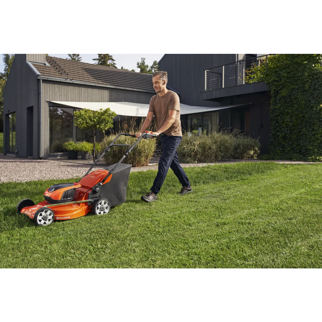 Husqvarna Akku-Rasenmäher LC 142iS Set