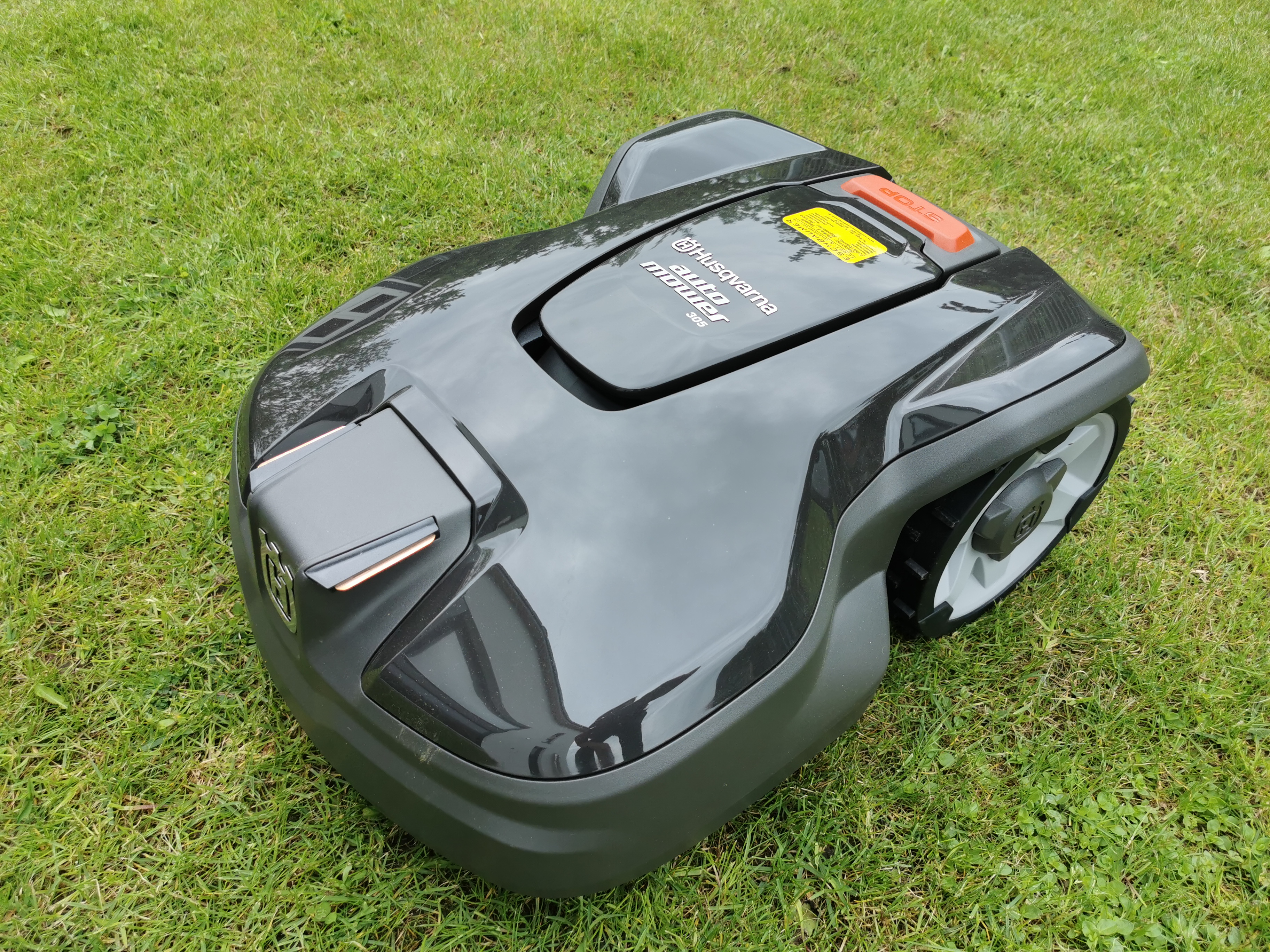 Husqvarna RasenmäherRoboter Husqvarna Automower 305 in Neufarn bei